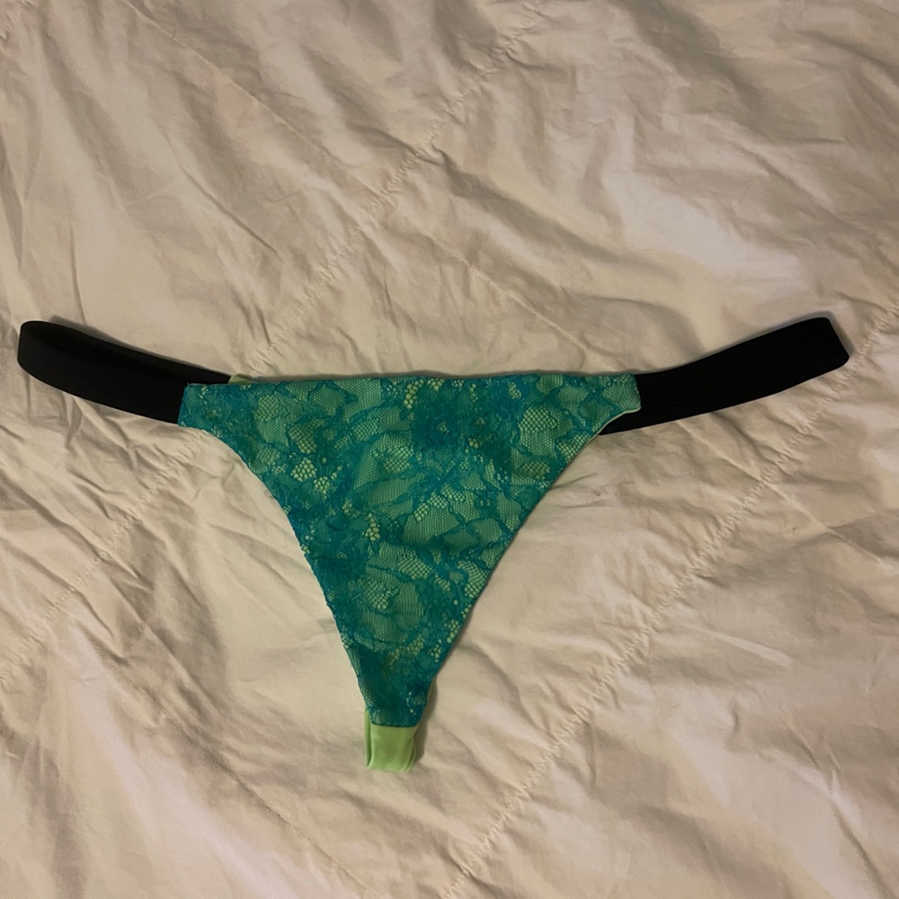 Beach bunny thong never worn lace